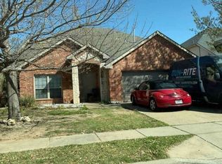 5816 Country Valley Ln, Fort Worth, TX 76179