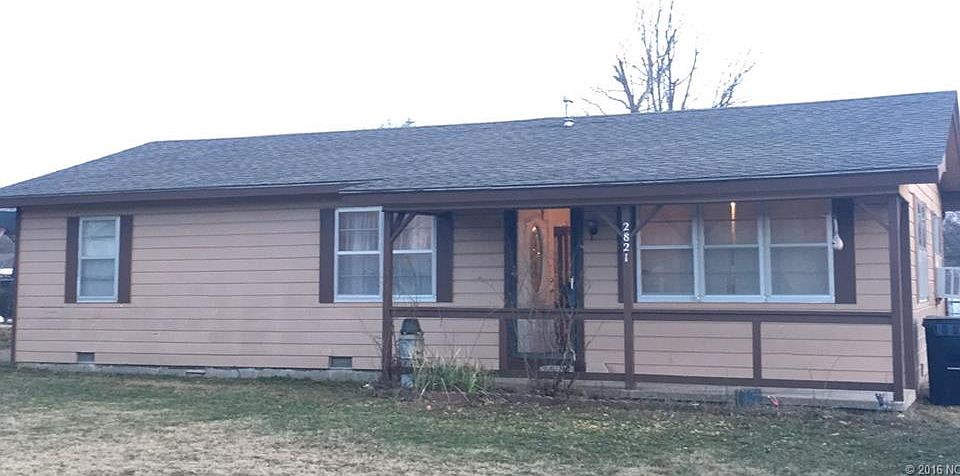 2nd image of 2821 Woodland Dr