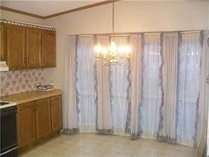 5th image of 22 Windridge Ln