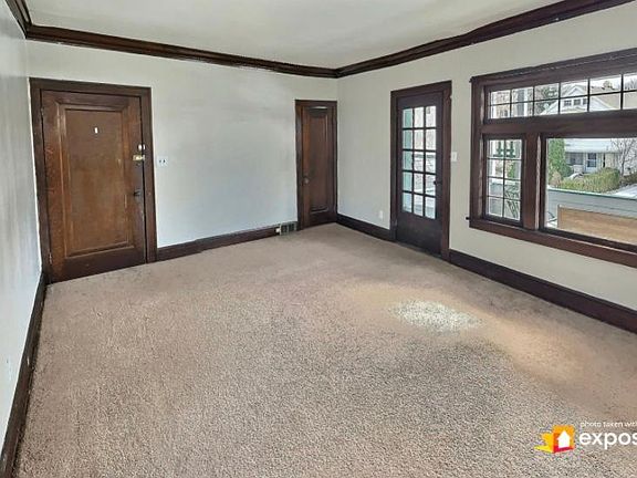 3rd image of 2192 Lincoln Ave