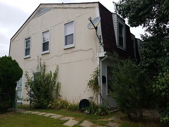 2nd image of 8425 Pioneer Dr