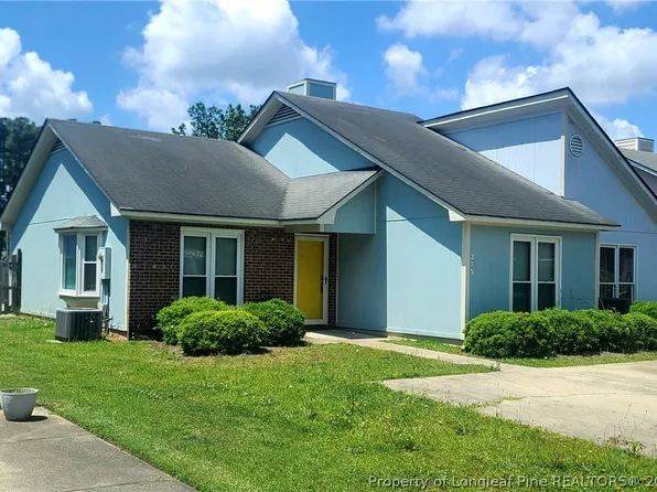 215 Charmant Rd, Lumberton, NC 28358