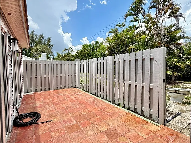 6220 Timberwood Cir #122 — Photo 35