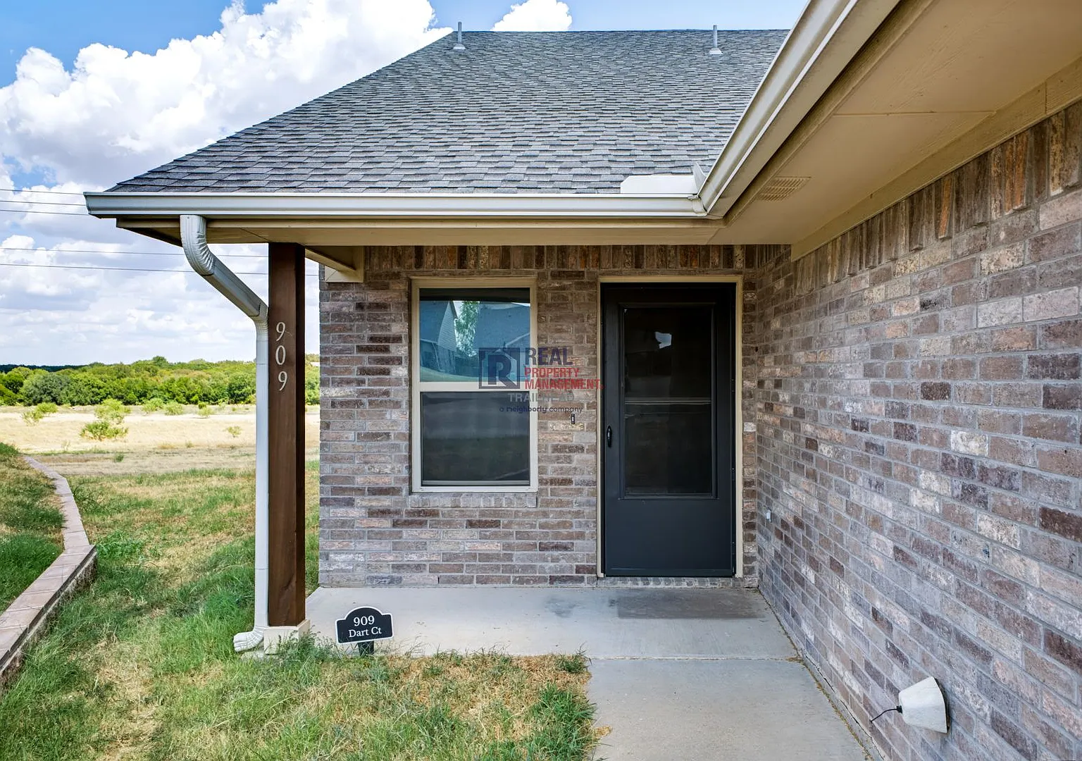 908 Dart Court — Photo 2