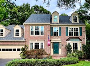 8617 Oak Brook Ln, Fairfax Station, VA 22039