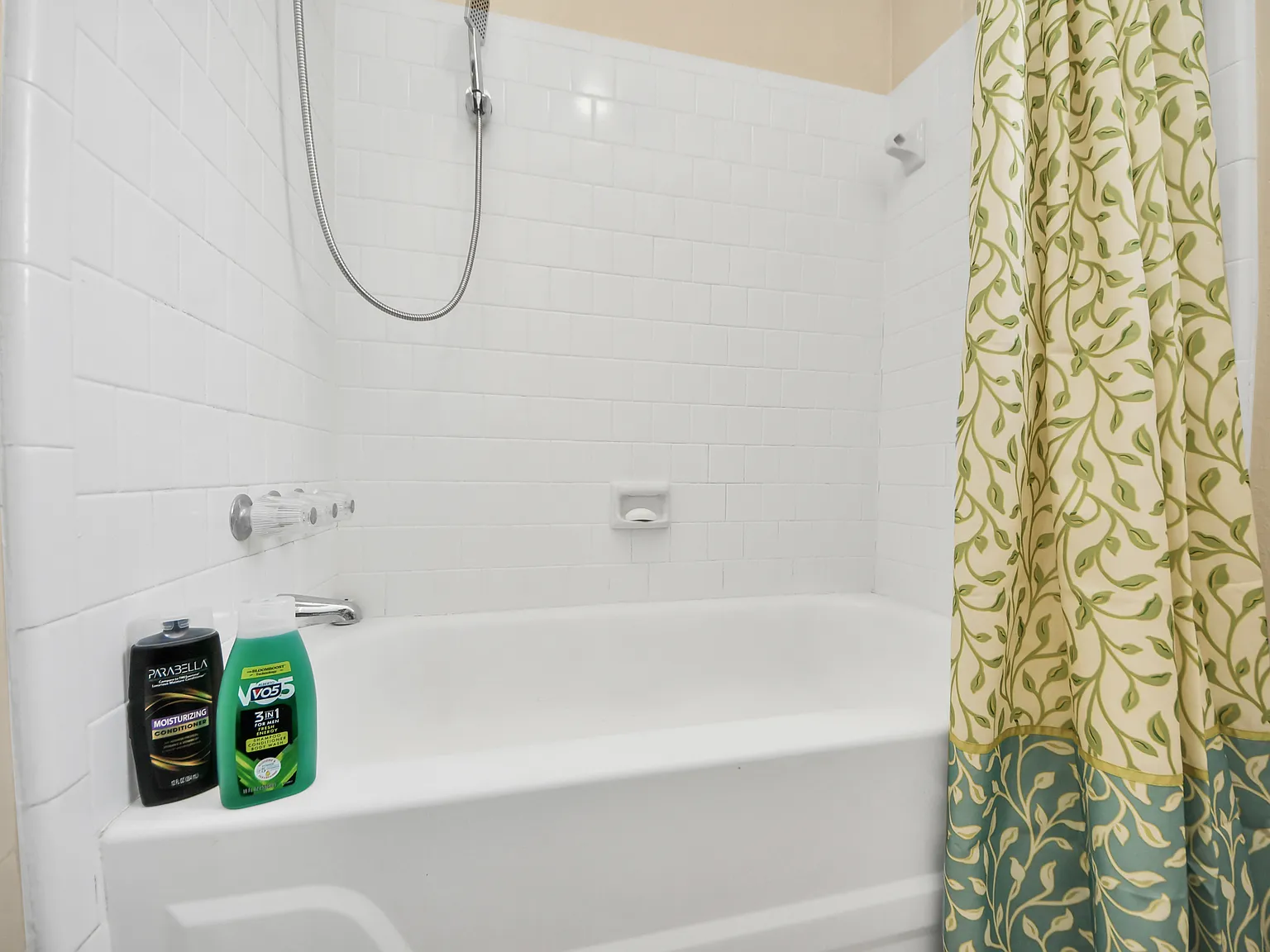 4 bed, 1512 sqft, $2,000 — Photo 1
