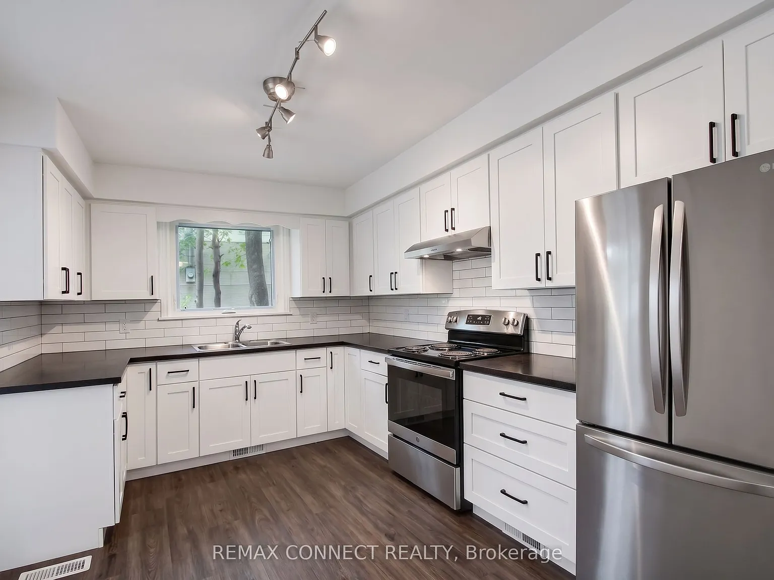 4 bed, $3,950 — Photo 2