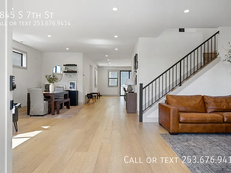 4845 S 7th St — Photo 4