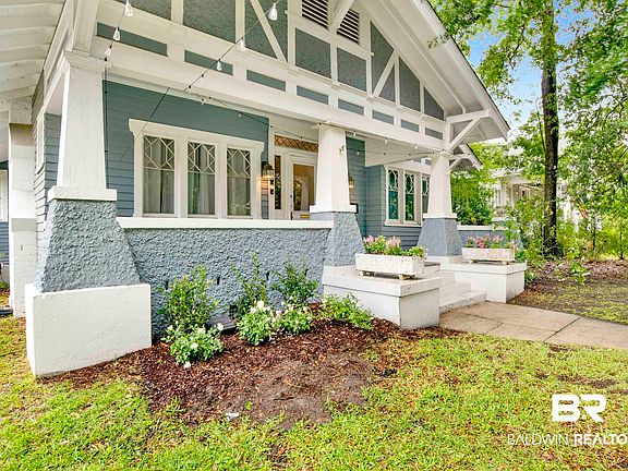 3rd image of 1551 Monterey Pl