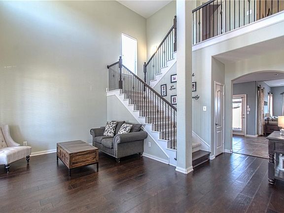 5th image of 1408 Palestine Dr