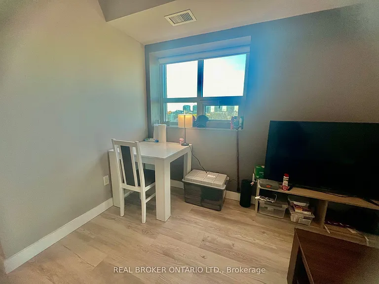 250 Albert St #706 — Photo 4