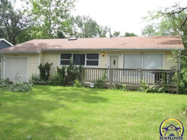 1825 SW 34th St, Topeka, KS 66611