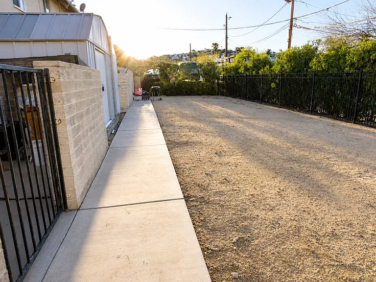 2010 E Sweetwater Ave._SP&Family LLC — Photo 12