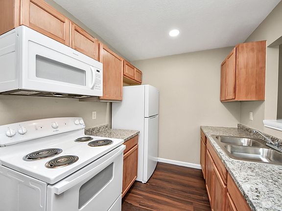 5th image of 17109 River Rd