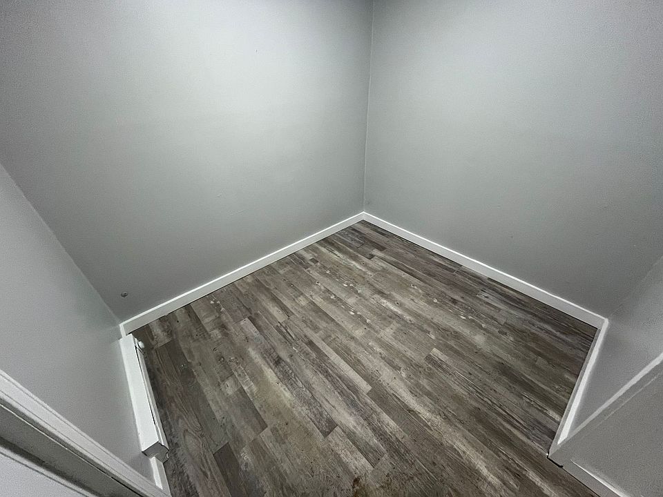 2nd image of 524 Front St