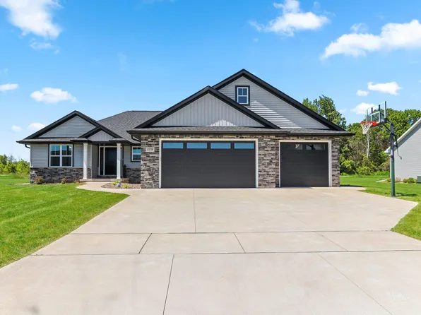 2174 Potter Dr, De Pere, WI 54115