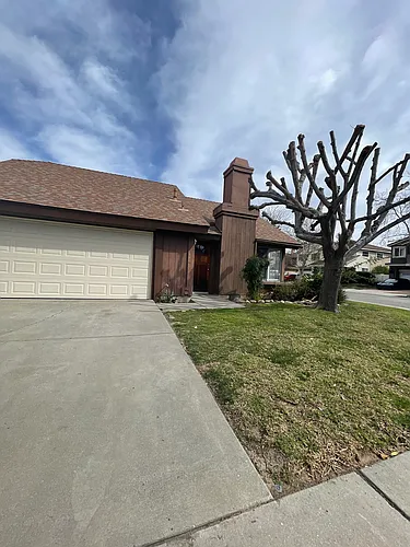 102 Surrey Way Photo 1