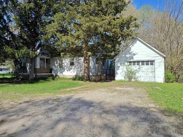 412 S East St, Knox, IN 46534