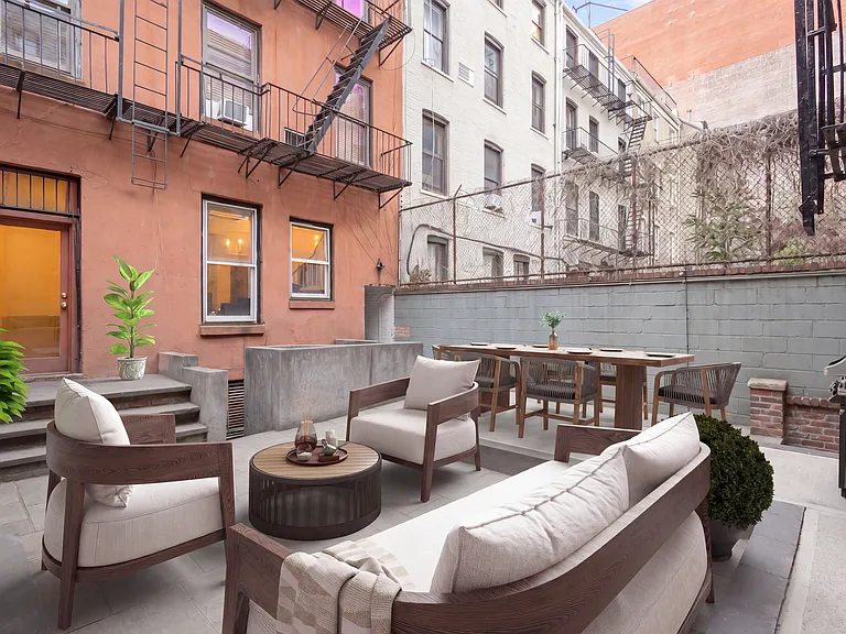 305 W 20th St #1A — Photo 6