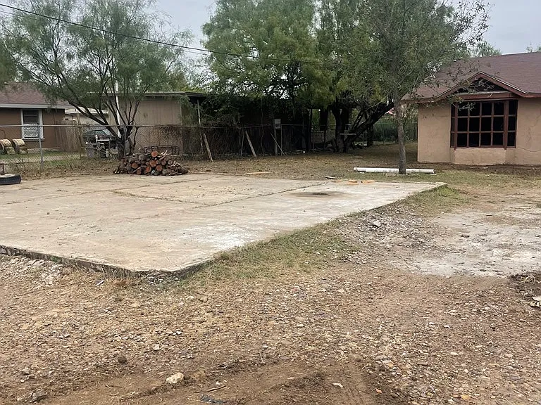 3222 Yucca Loop — Photo 2