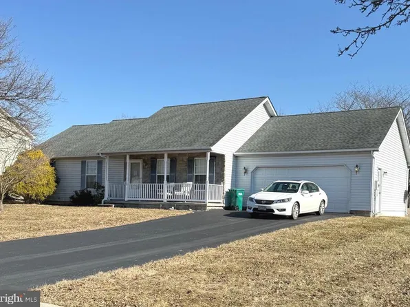 123 Derby Dr, Hanover, PA 17331