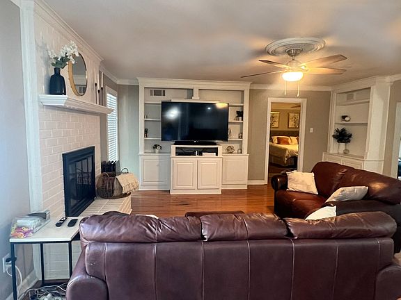 3rd image of 2407 Dogwood Trail Dr