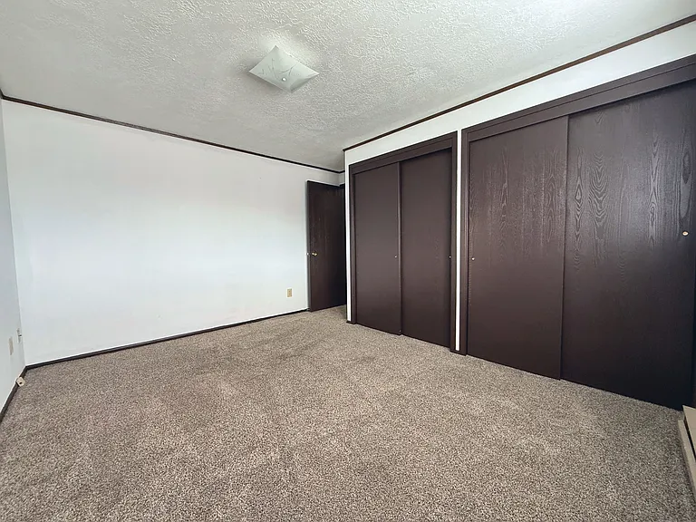 424 E State St #B — Photo 9