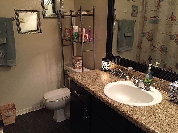 5th image of 3099 Parham Dr #202