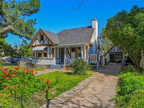 4th image of 261 W 26th St