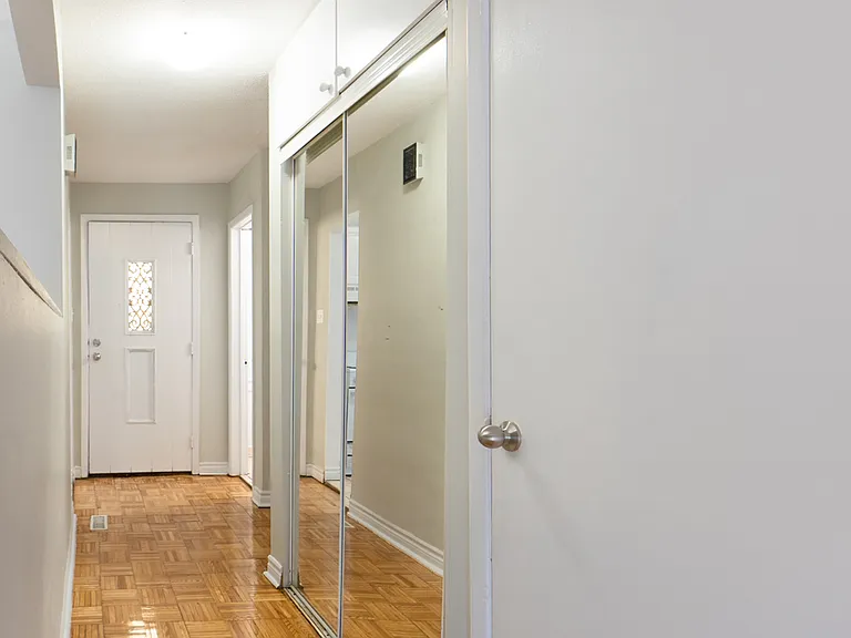 2 Secord Ave — Photo 30