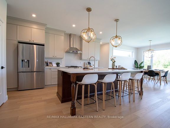 3rd image of 46 Almeara Dr