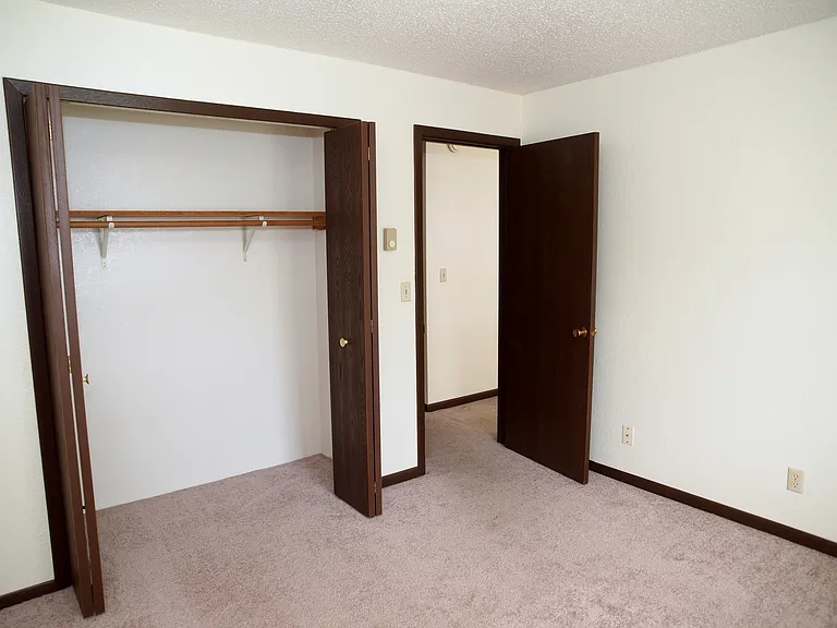 Foot Lake Apartments — Photo 10