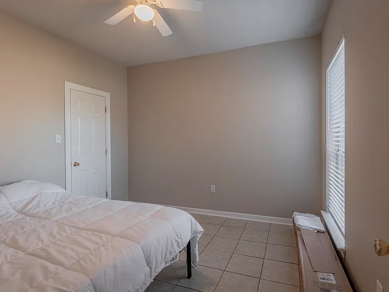5684 Ducros Dr — Photo 8