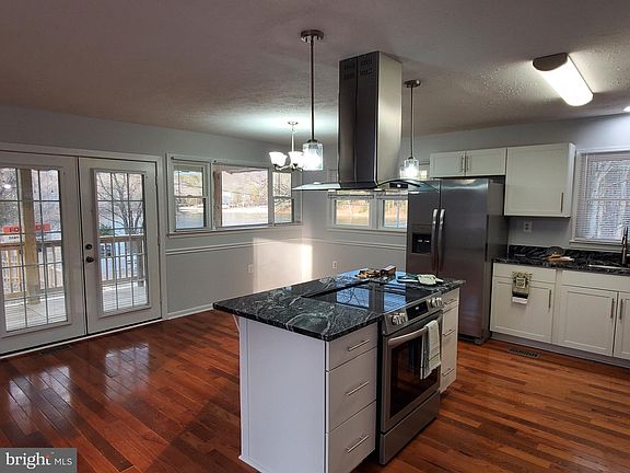 4th image of 30 Glade Dr