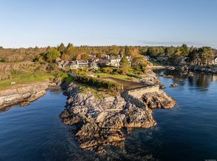 2975 Beach Dr, Oak Bay, BC V8R6L1