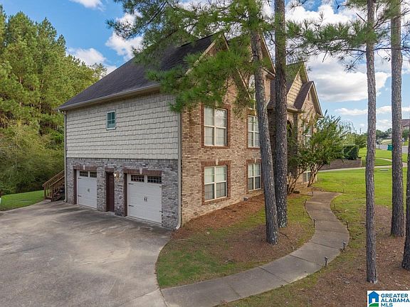 4th image of 15 Lakeside Dr