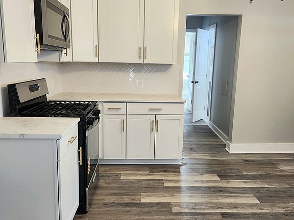 2nd image of 52 Sigourney St Unit 1