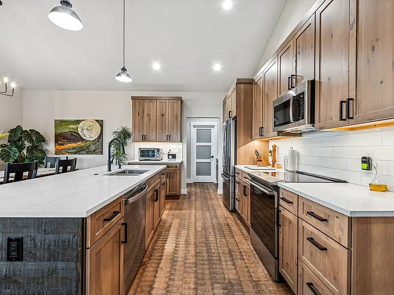 501 Wheatland Ln — Photo 22