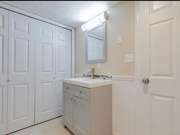5th image of 81 Arcadia St #1