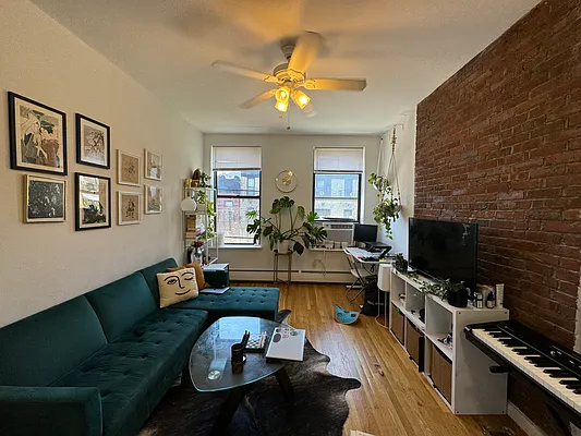 Rented by AZ REALTY NYC LLC | media 12