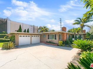 8515 Barnsley Ave, Los Angeles, CA 90045