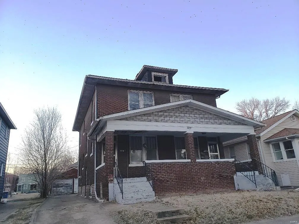 2421 State St photo 1