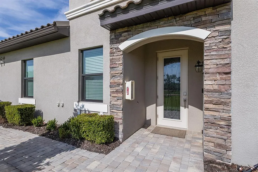 3 bed, 2.0 bath, 1786 sqft, $4,000 — Photo 4