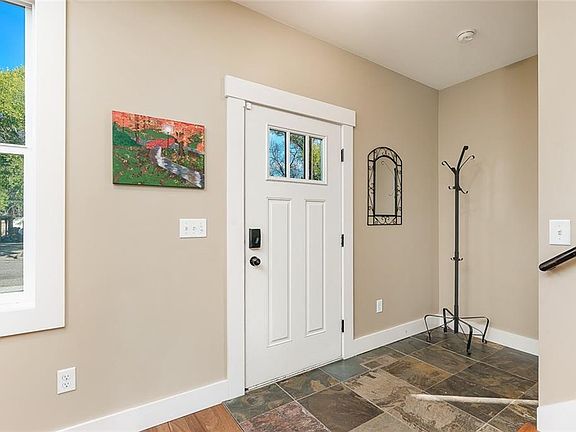 5th image of 4134 Buchanan Ave