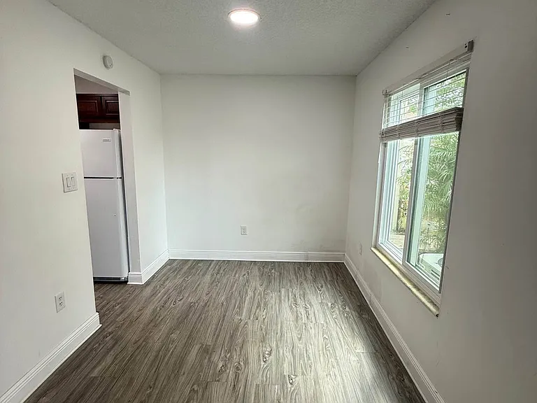 1043 Spring Meadow Dr #1043 — Photo 4