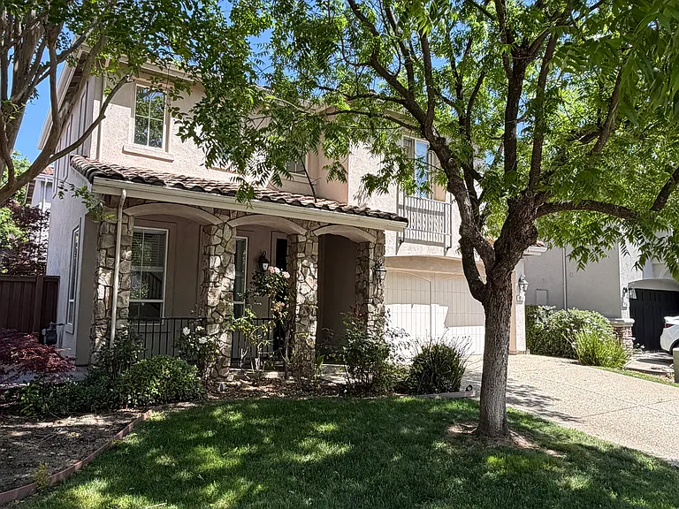 1357 Freswick Dr — Photo 2