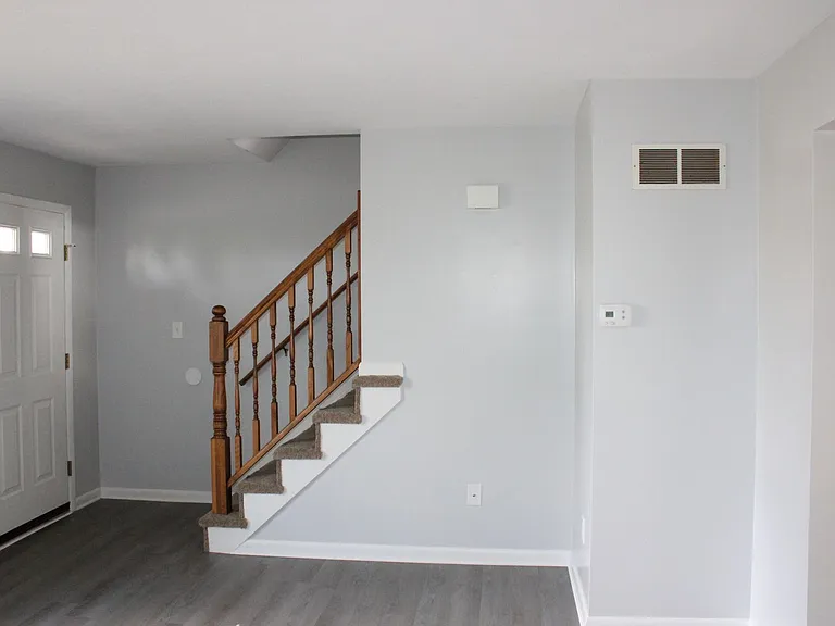 267 Ark Dr — Photo 3