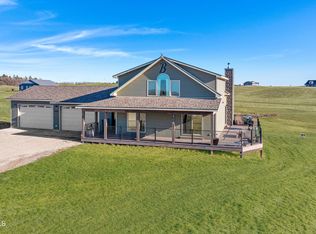 12932 Clark Ct, Williston, ND 58801