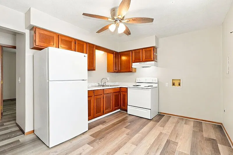 2 bed, 1.0 bath, $1,000 — Photo 4