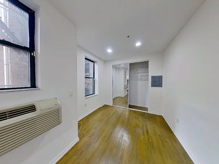 72 Hudson St #1C — Photo 6